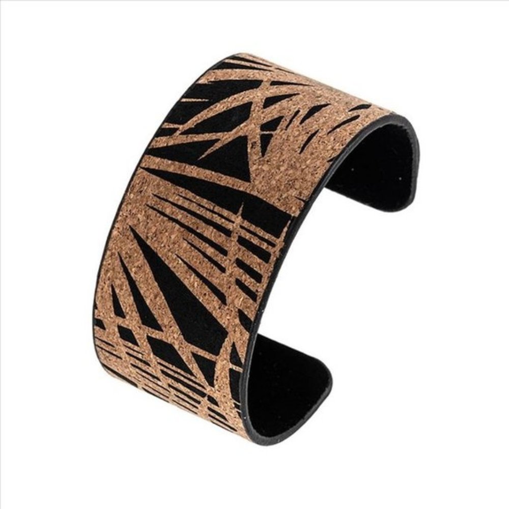 LEAF PRINT ACCENT CUFF BRACELET - Picture 2 of 3